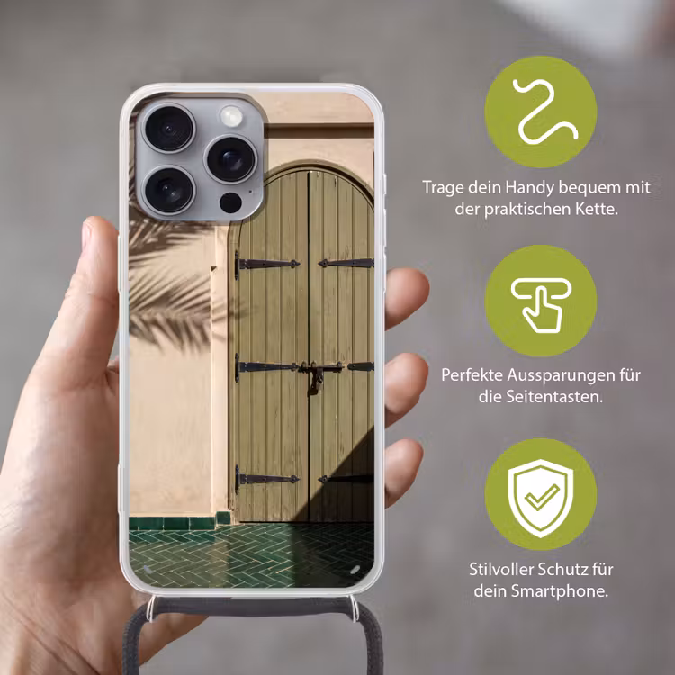 Deur - Hout - Architectuur - Groen - Rustiek Hoesje iPhone 16 Pro Max met koord klein -sfeer2_DE