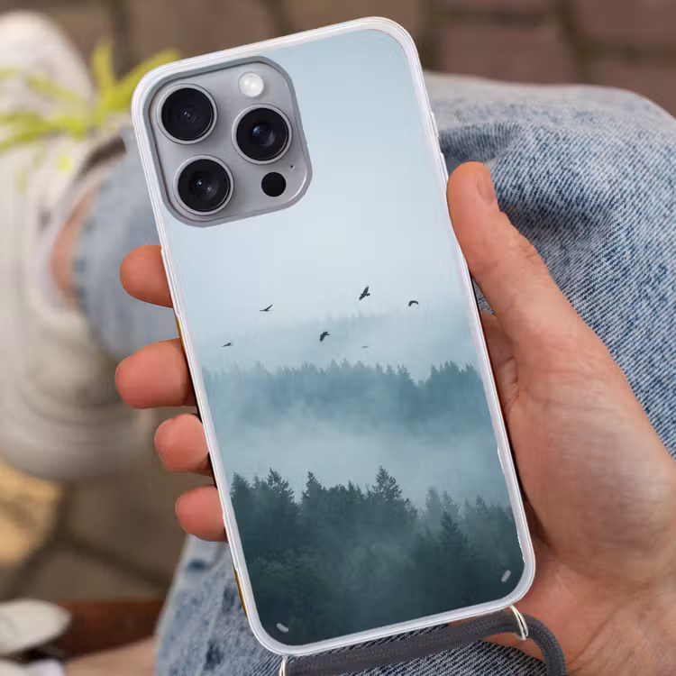Bos - Mist - Vogels - Natuur - Groen Hoesje iPhone 16 Pro Max met koord klein -sfeer3