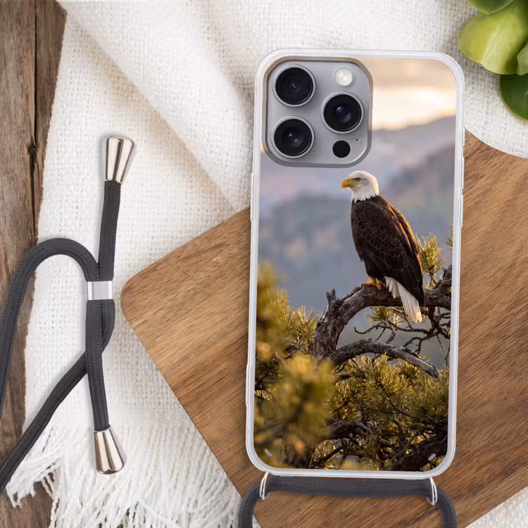 Zeearend - Boom - Bergen - Groen Hoesje iPhone 16 Pro Max met koord klein -sfeer4