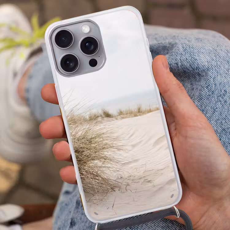 Wolken - Duinlandschap - Zand Hoesje iPhone 16 Pro Max met koord klein -sfeer3