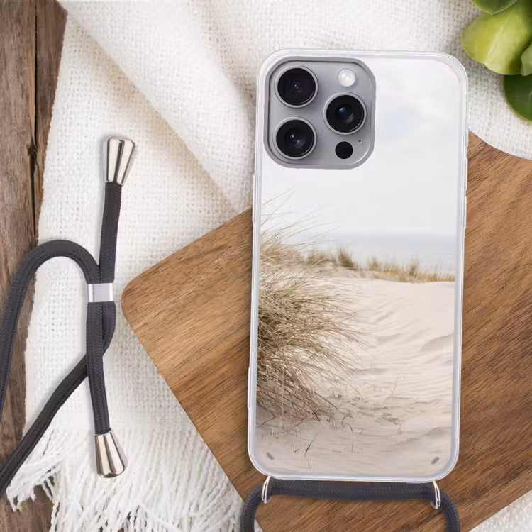 Wolken - Duinlandschap - Zand Hoesje iPhone 16 Pro Max met koord klein -sfeer4