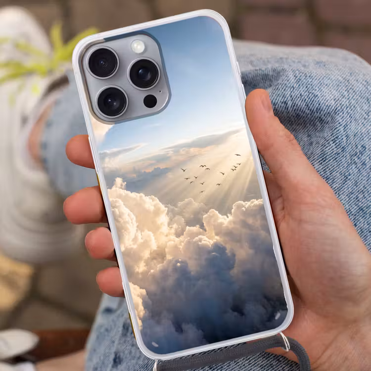 Wolken - Zonnestralen - Natuur - Wit Hoesje iPhone 16 Pro Max met koord klein -sfeer3