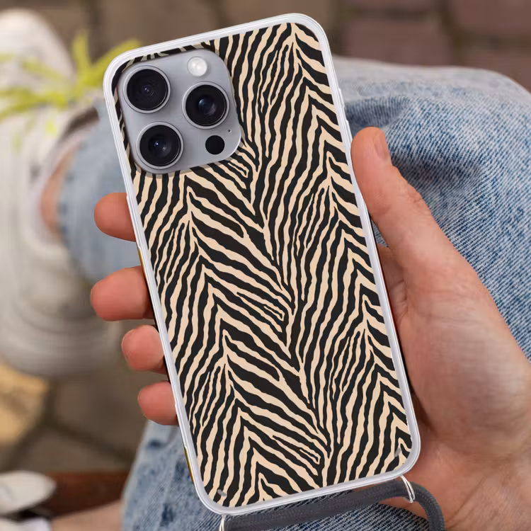 Zebra - Klassiek - Zwart Hoesje iPhone 16 Pro Max met koord klein 804 -sfeer3