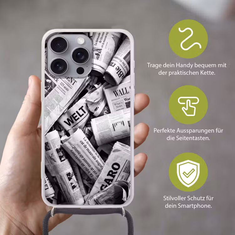 Krant - Stapel - Nieuws - Zwart-wit Hoesje iPhone 16 Pro Max met koord klein -sfeer2_DE