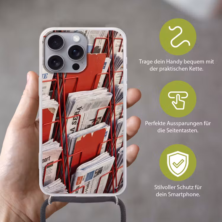 Kranten - Rek - Stedelijk - Dagelijks leven - Rood Hoesje iPhone 16 Pro Max met koord klein -sfeer2_DE