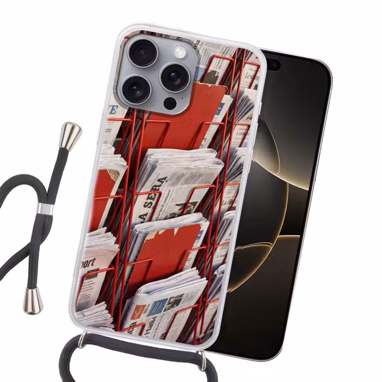 Kranten - Rek - Stedelijk - Dagelijks leven - Rood Hoesje iPhone 16 Pro Max met koord klein -sfeer1
