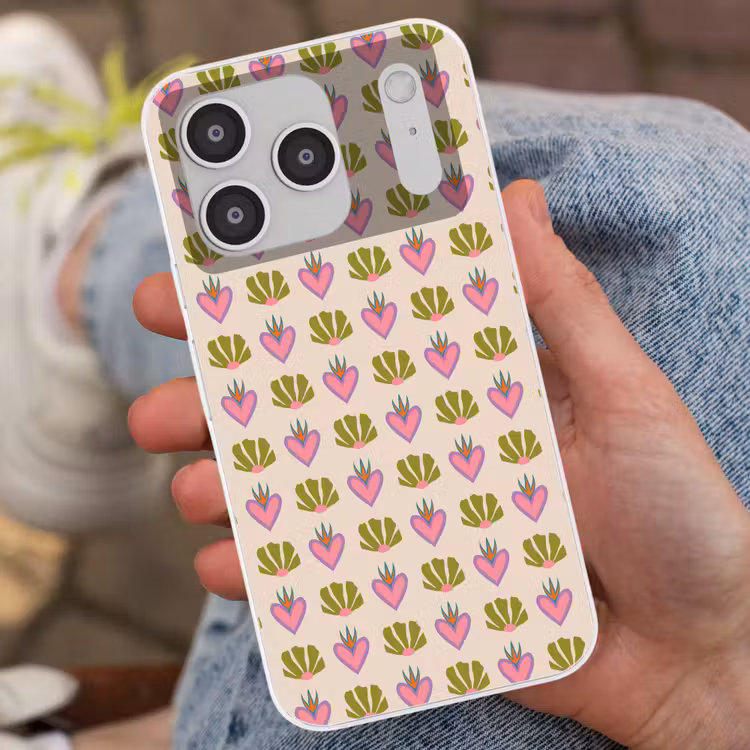 Patroon - Beige - Hartjes - Bloemen Telefoonhoesje iPhone 17 Pro klein 878 -sfeer2