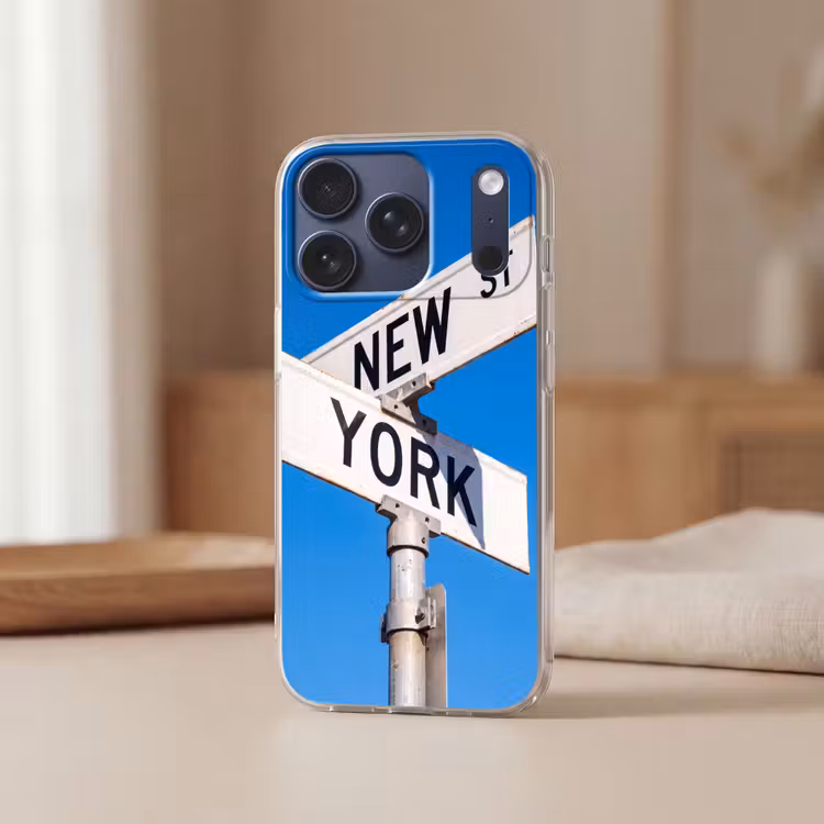 New York - Straatbord - Stad - Urban - Blauw Telefoonhoesje iPhone 17 Pro klein -sfeer2