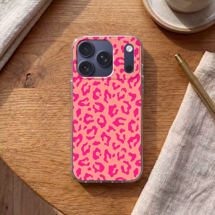 Panterprint - Roze - Dierenprint - Minimalistisch Telefoonhoesje iPhone 17 Pro klein -sfeer1