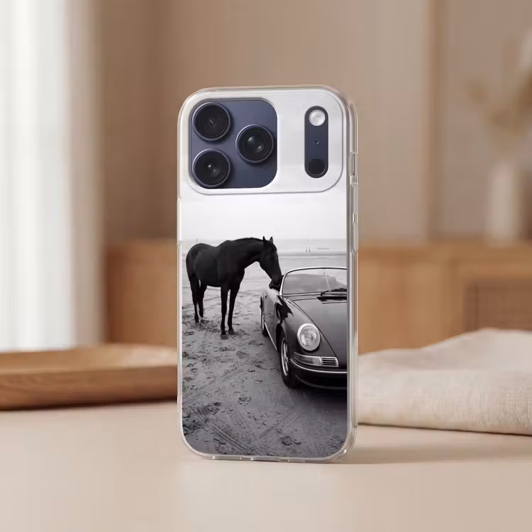 Paard - Auto - Zwart - Wit Telefoonhoesje iPhone 17 Pro klein -sfeer2