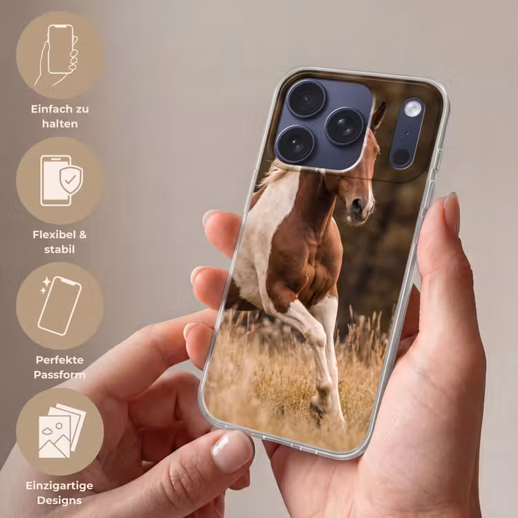 Paard - Bruin - Gras Telefoonhoesje iPhone 17 Pro klein -sfeer3_DE