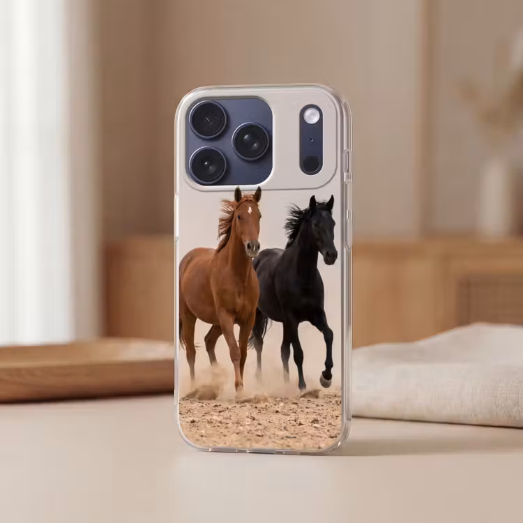 Kudde paarden - Stofwolk - Bruin - Zwart Telefoonhoesje iPhone 17 Pro klein -sfeer2