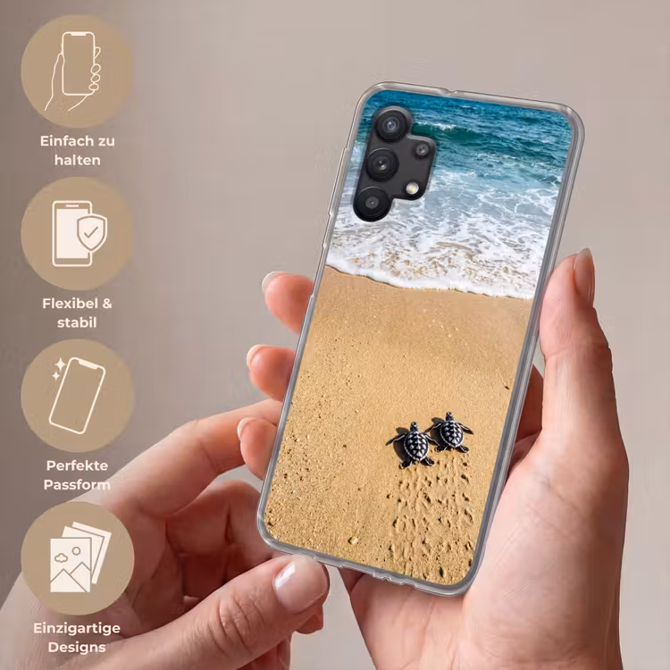 Schildpad - Jong - Strand - Oceaan - Blauw Telefoonhoesje Samsung Galaxy A32 5G klein -sfeer3_DE