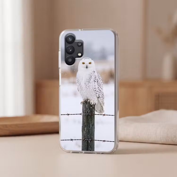 Sneeuwuil - Hek - Sneeuw - Wit Telefoonhoesje Samsung Galaxy A32 5G klein -sfeer2