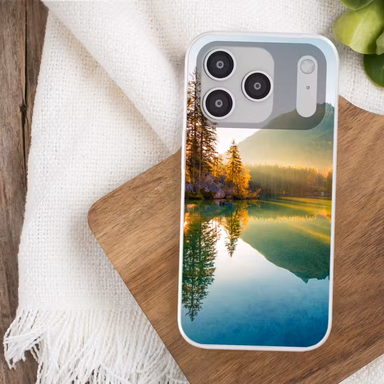 Meer - Bos - Bergen - Natuur - Zon - Landschap Telefoonhoesje iPhone 17 Pro klein -sfeer1