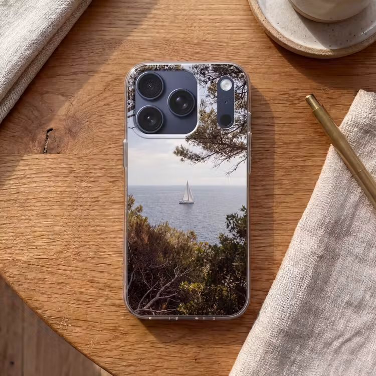 Handyhülle - Segelboot – Bäume – Wasser - Zeilboot - bomen - water Telefoonhoesje iPhone 17 Pro klein