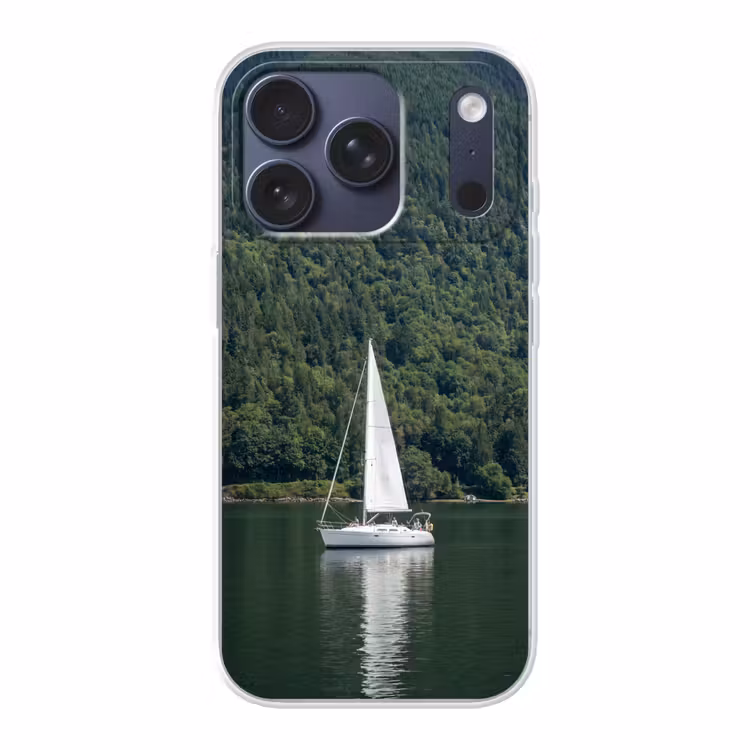 Zeilboot - Water - Bergen - Natuur - Groen Telefoonhoesje iPhone 17 Pro klein -3d