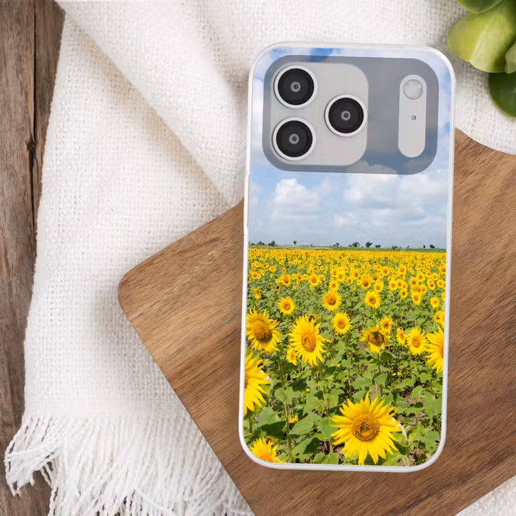 Zonnebloemen - Bloemen - Wolken - Natuur - Geel - Landschap Telefoonhoesje iPhone 17 Pro klein -sfeer1