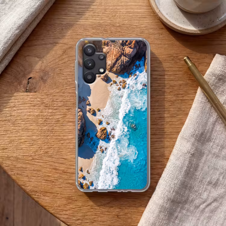 Strand - Zee - Rotsen - Natuur - Blauw Telefoonhoesje Samsung Galaxy A32 5G klein -sfeer1