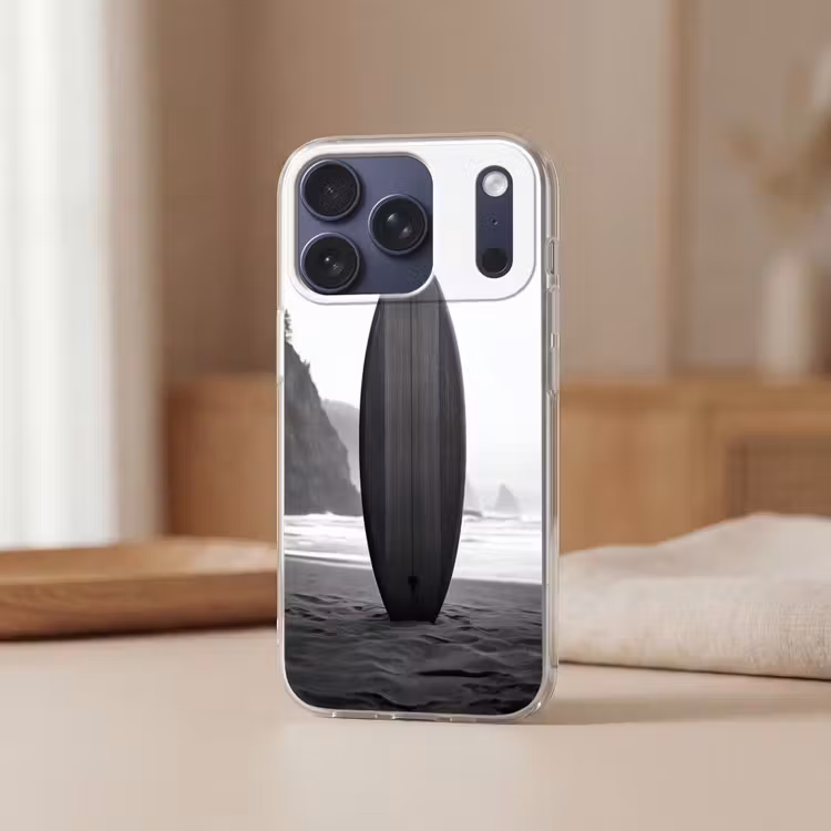 Surfplank - Zand - Zee Telefoonhoesje iPhone 17 Pro klein -sfeer2