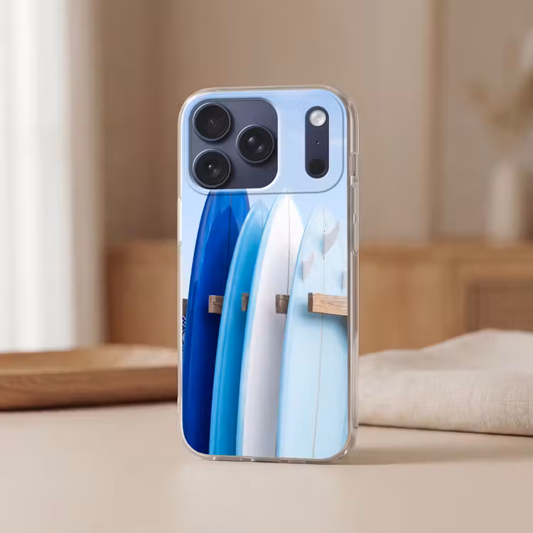 Surfplank - Strand - Zomer - Blauw - Water Telefoonhoesje iPhone 17 Pro klein -sfeer2
