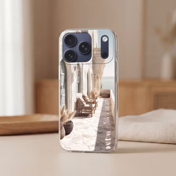 Terras - Stoelen - Strand - Beige Telefoonhoesje iPhone 17 Pro klein -sfeer2