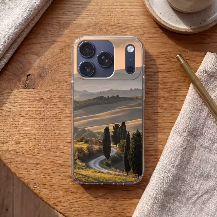 Toscaans - Landschap - Heuvels Telefoonhoesje iPhone 17 Pro klein -sfeer1