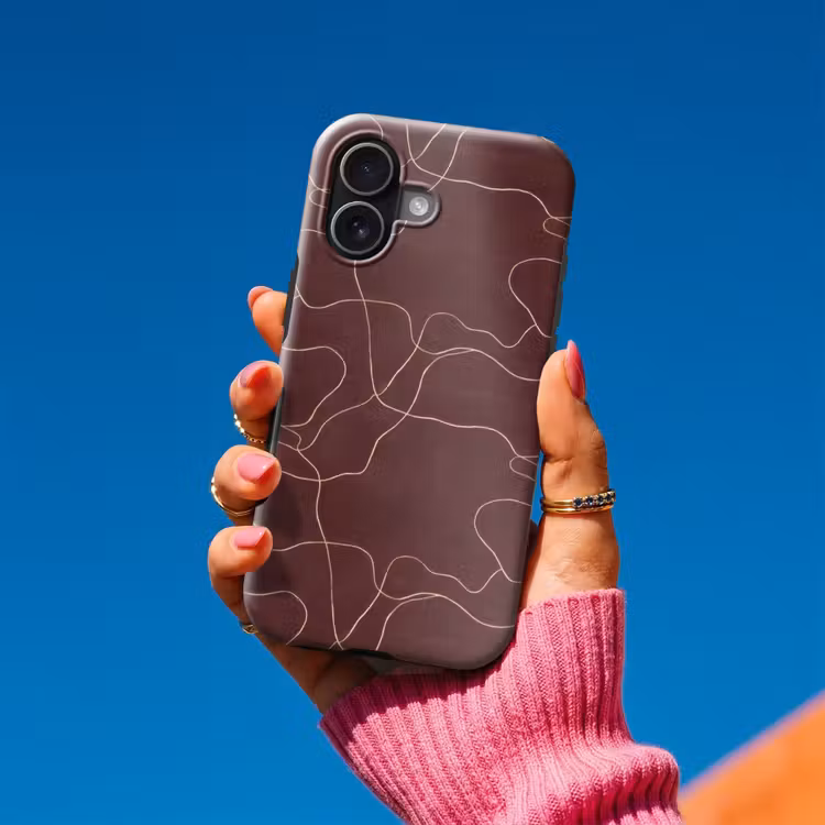 Abstract - Modern - Bruin Toughcase MagSafe Apple iPhone 17 klein 1017 -Sfeer1V