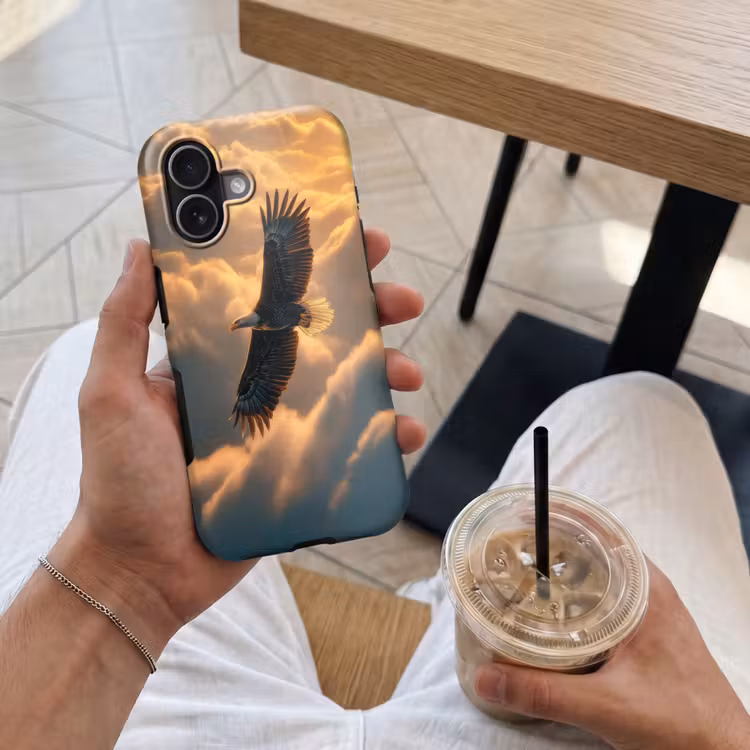 Adelaar - Wolken - Zon Toughcase MagSafe Apple iPhone 17 klein -Sfeer1M