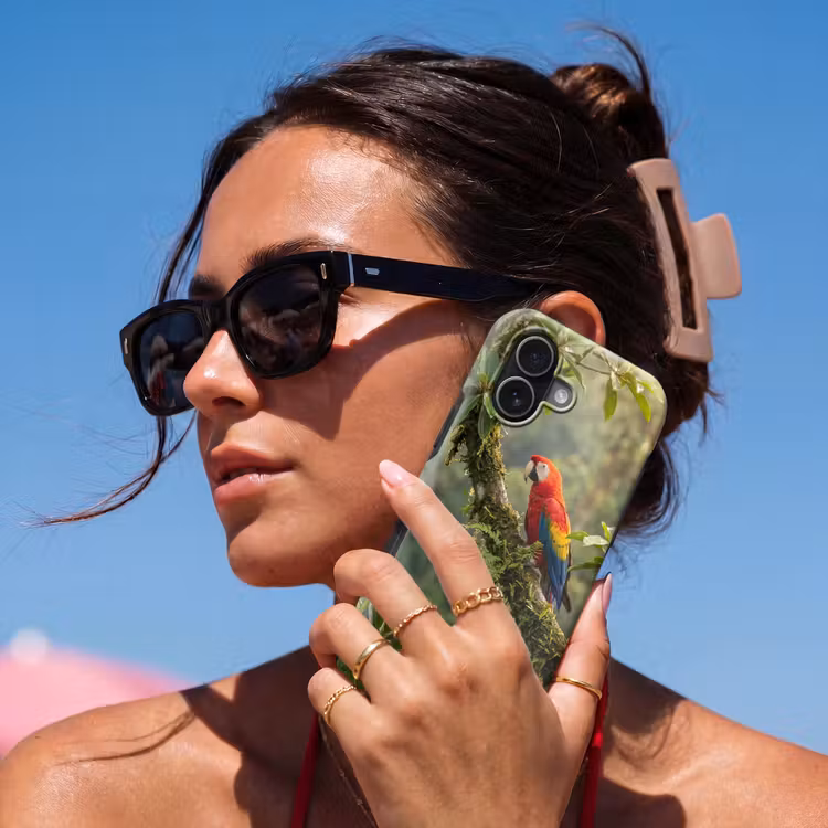 Ara - Jungle - Rood Toughcase MagSafe Apple iPhone 17 klein -Sfeer2V