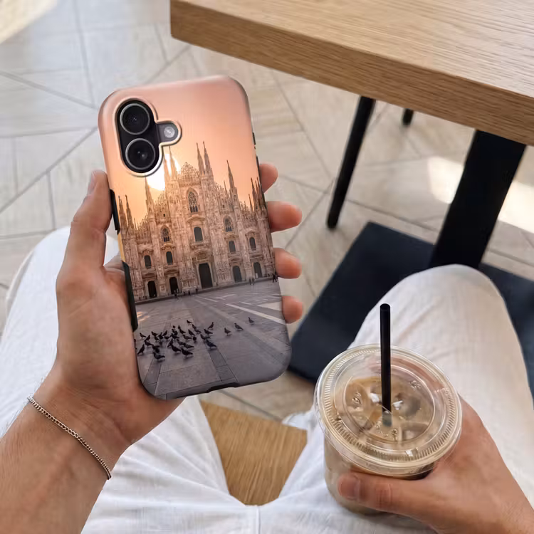 Architectuur - Milaan - Plein - Zonsopgang - Oranje Toughcase MagSafe Apple iPhone 17 klein -Sfeer1M
