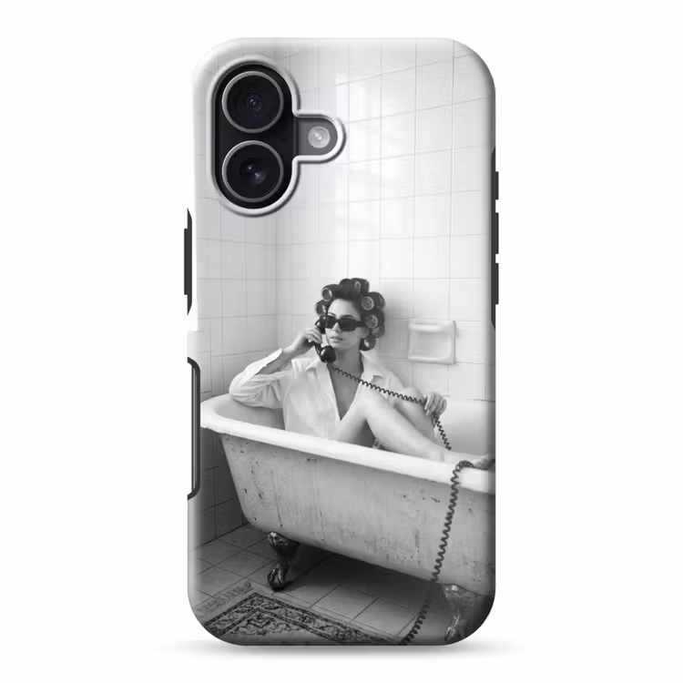 Bad - Vrouw - Zwart - Wit Toughcase MagSafe Apple iPhone 17 klein -3d