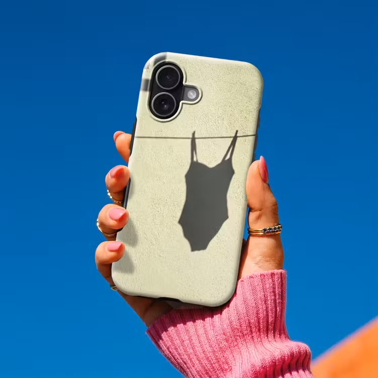 Badpak - Schaduw - Muur - Zomer - Minimalistisch Toughcase MagSafe Apple iPhone 17 klein -Sfeer1V