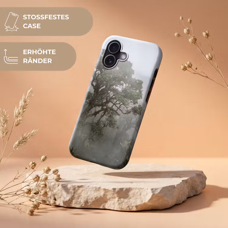 Boom - Mistig - Bos - Groen - Natuur Toughcase MagSafe Apple iPhone 17 klein -USP_RandenV_DE
