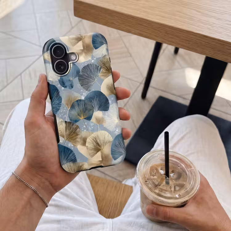 Bladeren - Abstract - Goud - Blauw Toughcase MagSafe Apple iPhone 17 klein -Sfeer1M