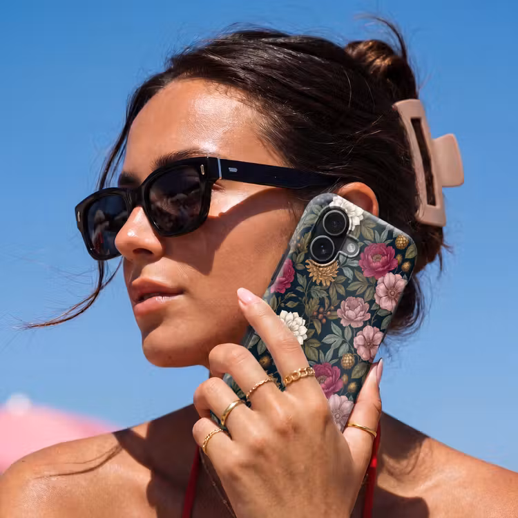 Bloemen - Botanisch - Illustratie - Donker - Vintage Toughcase MagSafe Apple iPhone 17 klein -Sfeer2V
