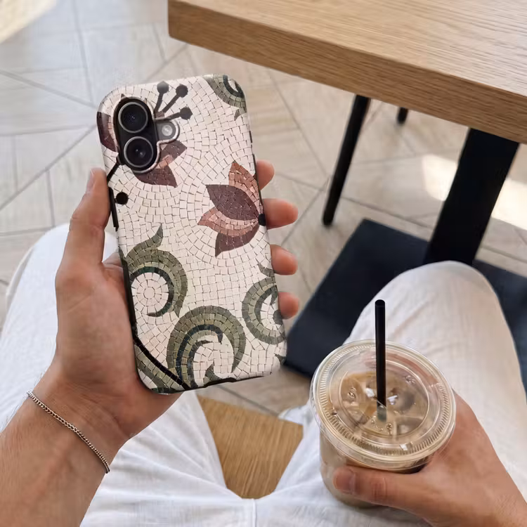 Bloemen - Mozaïek - Patroon - Abstract - Groen Toughcase MagSafe Apple iPhone 17 klein -Sfeer1M