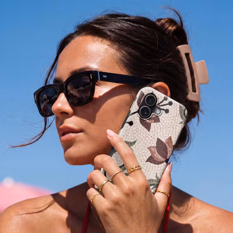 Bloemen - Mozaïek - Patroon - Abstract - Groen Toughcase MagSafe Apple iPhone 17 klein -Sfeer2V