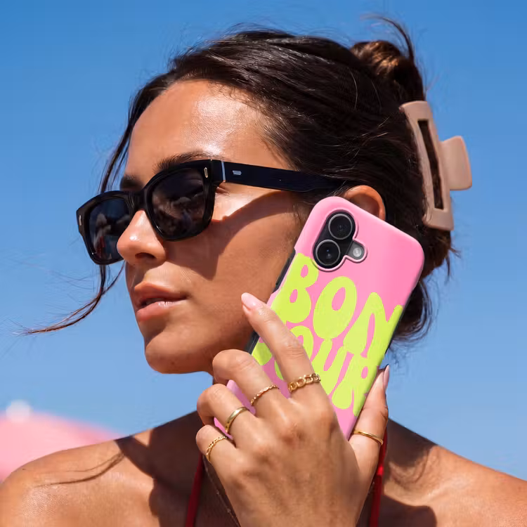 Bonjour - Roze - Fel groen Toughcase MagSafe Apple iPhone 17 klein -Sfeer2V