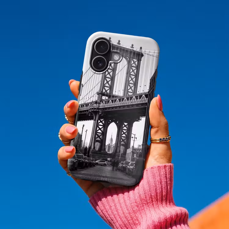 Brug - Stad - Architectuur - Modern - Zwart-wit Toughcase MagSafe Apple iPhone 17 klein -Sfeer1V