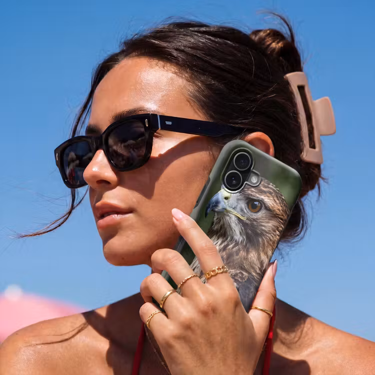 Buizerd - Roofvogel - Natuur - Bruin Toughcase MagSafe Apple iPhone 17 klein -Sfeer2V