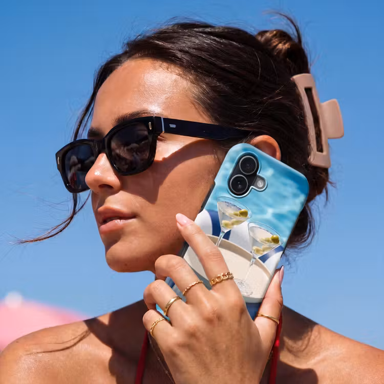 Cocktail - Zwembad - Zomer - Blauw Toughcase MagSafe Apple iPhone 17 klein -Sfeer2V