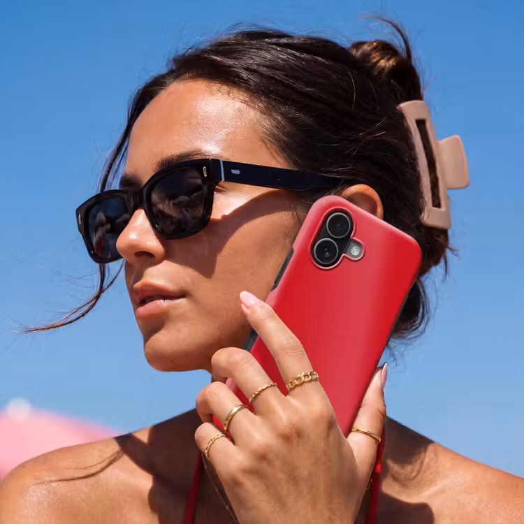 Crimson - Velvet - Rood Toughcase MagSafe Apple iPhone 17 klein 1017 -Sfeer2V