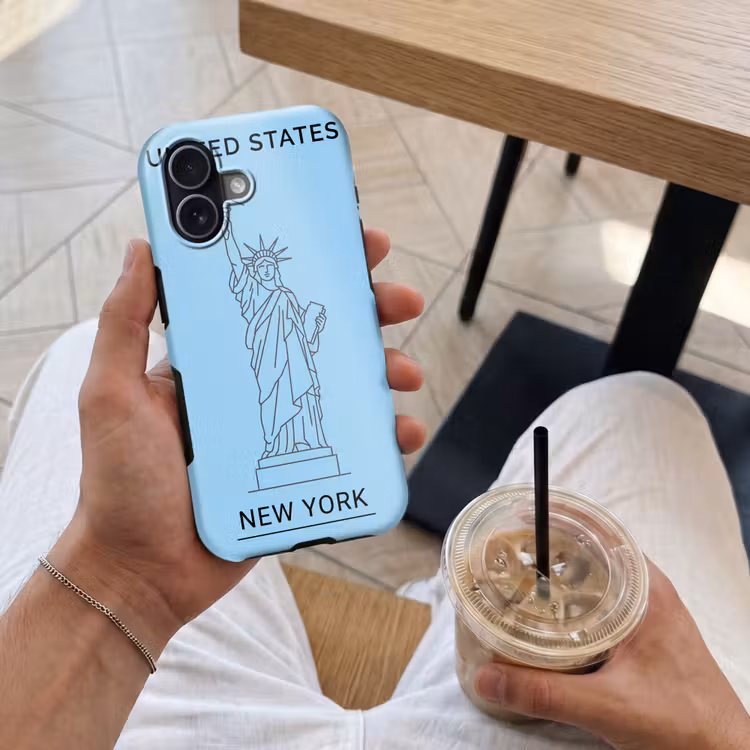 Monument - Vrijheidsbeeld - New York - Minimalistisch - Blauw Toughcase MagSafe Apple iPhone 17 klein -Sfeer1M