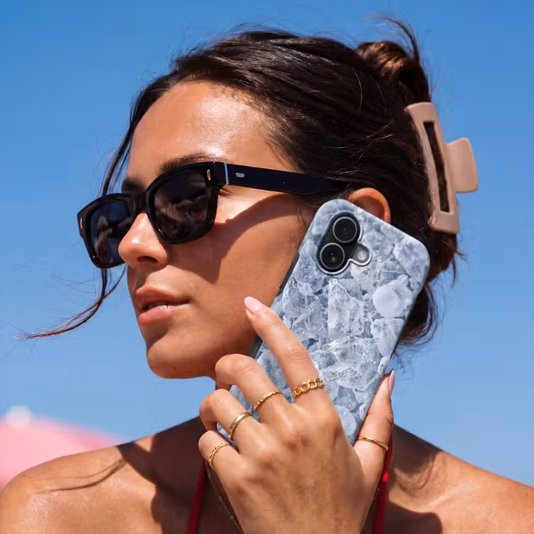 Ijsblokjes - Water - Blauw Toughcase MagSafe Apple iPhone 17 klein -Sfeer2V