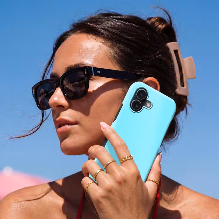 Electric - Cyan - Blauw Toughcase MagSafe Apple iPhone 17 klein 1017 -Sfeer2V