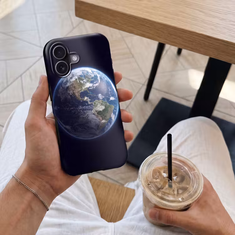 Handyhülle Toughcase - Erde – Weltraum – Kosmos - Aarde - Ruimte - Kosmos Toughcase MagSafe Apple iPhone 17 klein