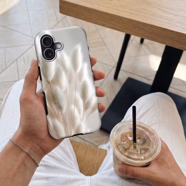 Pluimen - Beige - Minimalistisch Toughcase MagSafe Apple iPhone 17 klein -Sfeer1M
