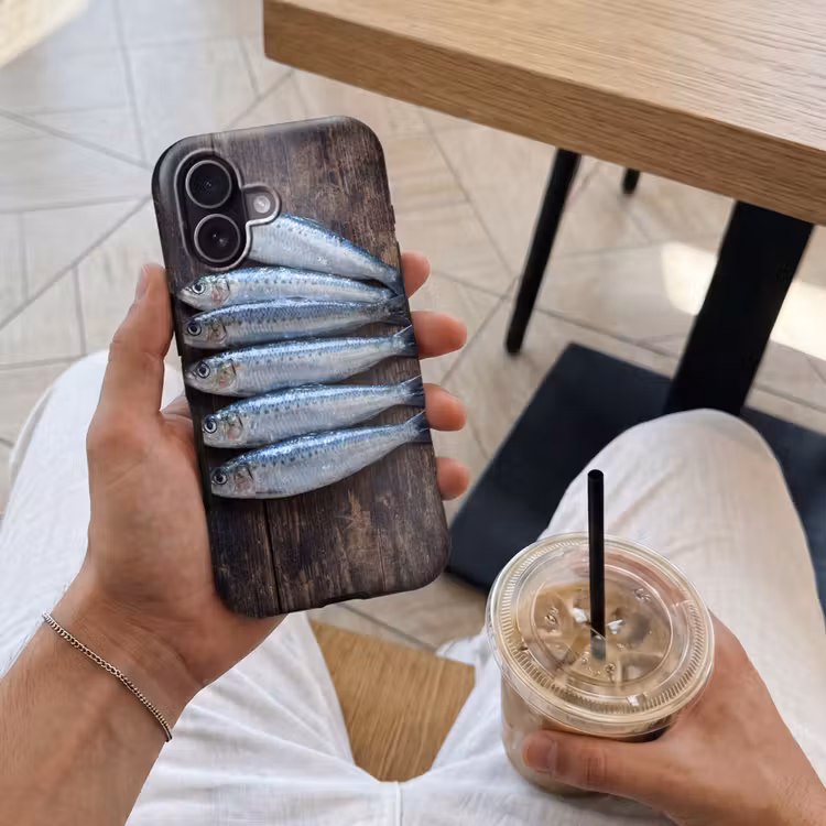 Handyhülle Toughcase - Fisch – Holz – Essen - Vis - Hout - Eten Toughcase MagSafe Apple iPhone 17 klein