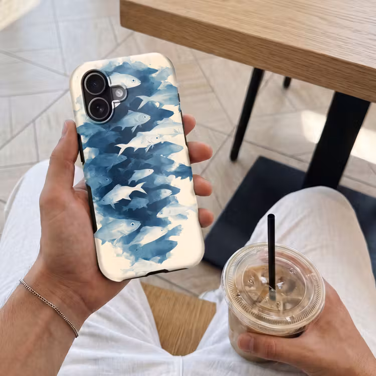 Vissen - Minimalistisch - Blauw Toughcase MagSafe Apple iPhone 17 klein -Sfeer1M